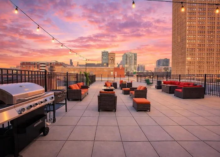 Mccormick Place Modern 2br Loft In Downtown Michigan Avenue With Optional Parking Near Soldier Field Apartment Chicago
