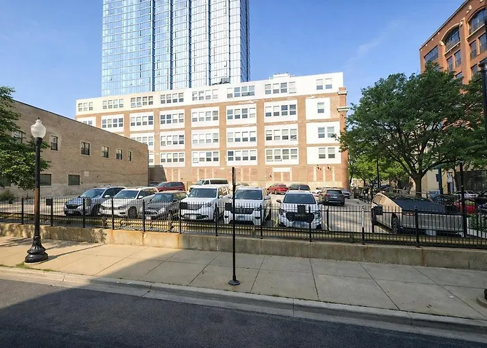 Apartment Mccormick Place Modern 2br Loft In Downtown Michigan Avenue With Optional Parking Near Soldier Field *