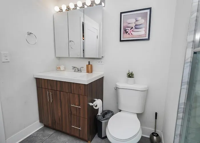 Mccormick Place Modern 2br Loft In Downtown Michigan Avenue With Optional Parking Near Soldier Field Chicago